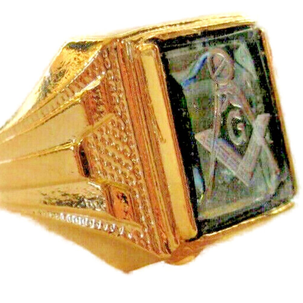 Masonic ring accented in dark blue and gold stone NWT